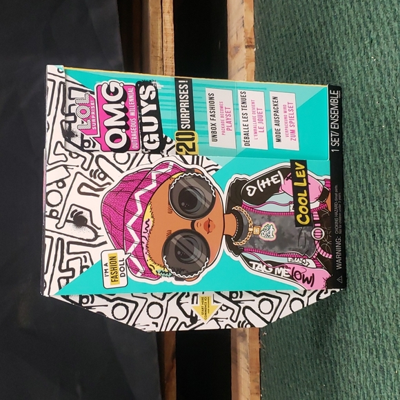 LOL Surprise OMG Guys Fashion Doll Cool Lev with 20 Surprises - Picture 1 of 3
